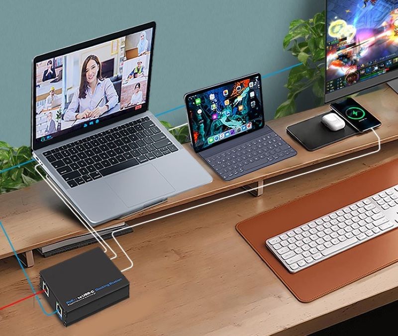 20112943_PoE_till_USB-C_dockningsstation_skrivbord.jpg