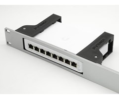 1U Svart 19" panel med fäste för Ubiquiti USW-LITE-8-POE