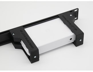 1U Svart 19" panel med fäste för Ubiquiti USW-LITE-8-POE