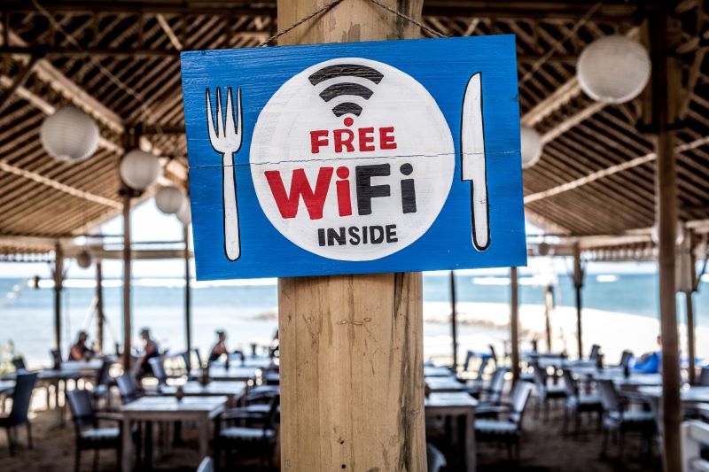 Wi-Fi_beach_bar.jpg